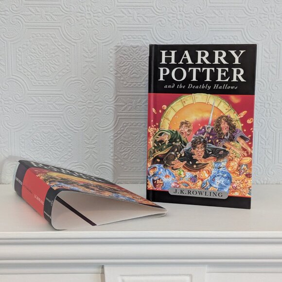 Harry Potter and the Deathly Hallows Hardcover Book - Picture 11 of 13